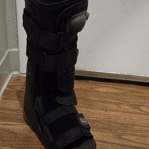 Black Medical Walking Boot